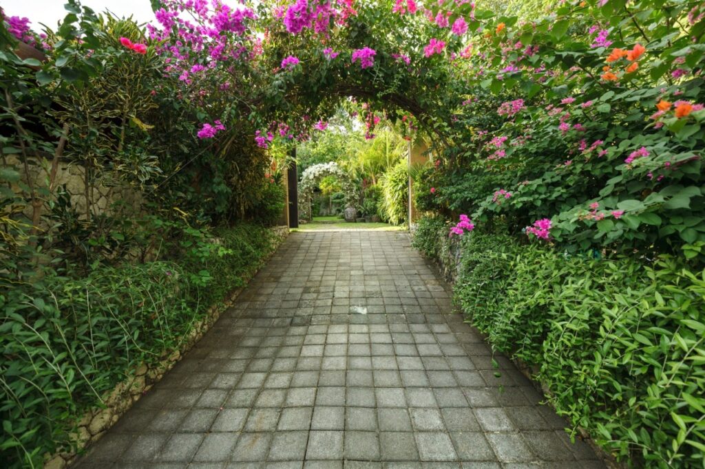 E9E2EE2C-C740-41CF-B6B5-60218A7D8612